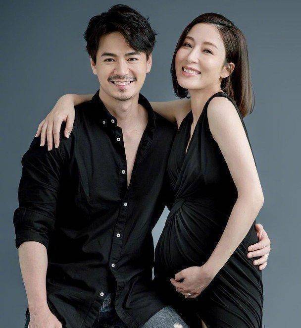 原创41岁杨怡挺11月大肚拍写真照身材纤细哪像怀孕老公现身好恩爱