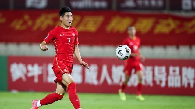 事实证明球迷担心有些多余,武磊虽然在西乙未能踢上主力,但是他每天都