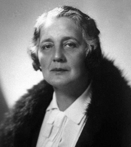 她将儿子当研究对象儿子27岁自杀后女儿到死不与她说话