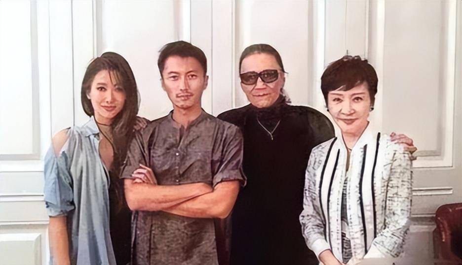 成性,未婚生女,7位男友无缝连接,如今成人生赢家_谢贤_网友_谢霆锋