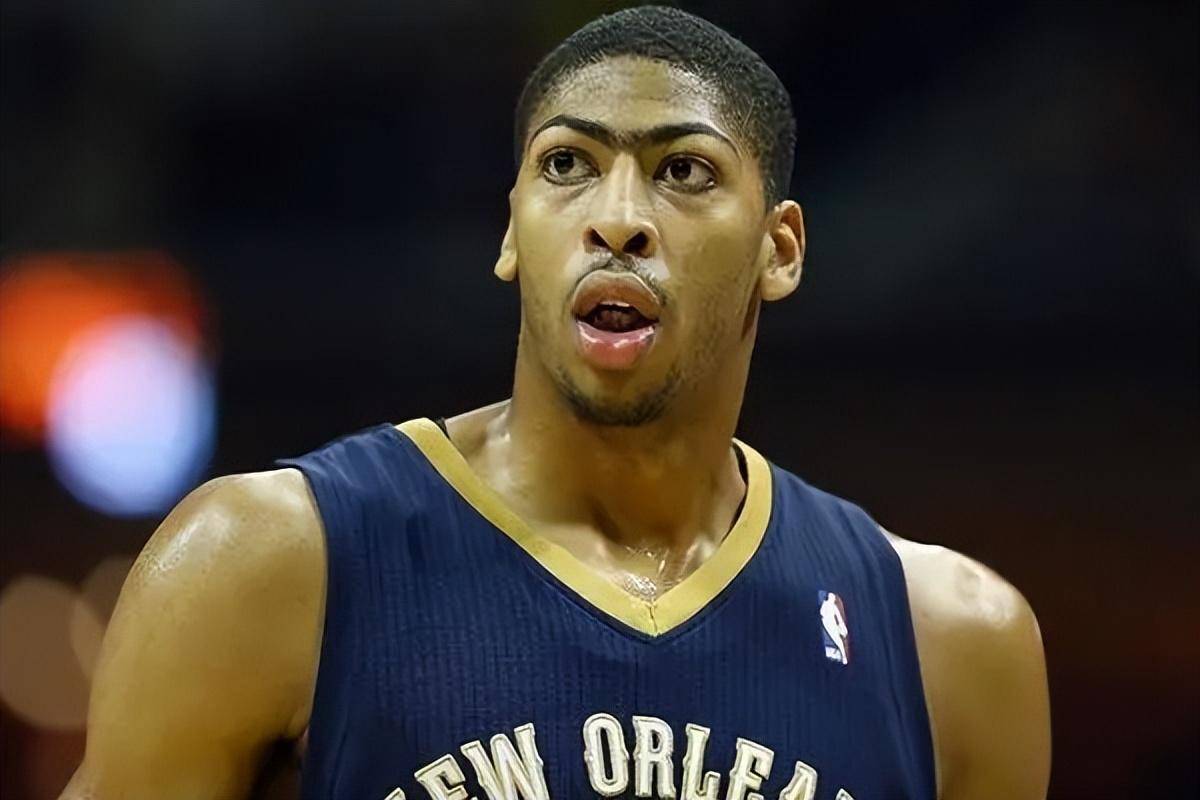 原创麦科勒姆独居队史第一鹈鹕队命中了10记三分球