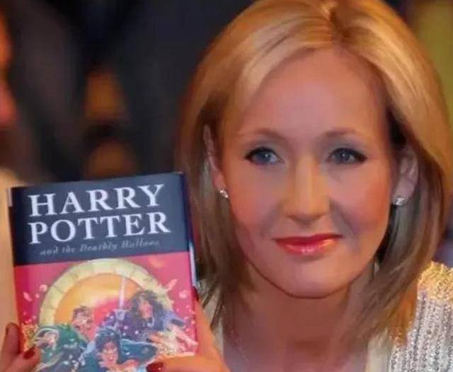 原创jk罗琳又说话了表示不会原谅哈利波特明星不会接受任何人的道歉