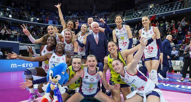 原创意甲女排决赛即将上演斯坎迪奇队与科内队角逐冠亚军