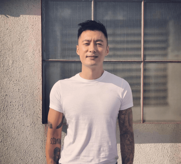 油了余文乐现身三里屯身材发福变化大到认不出小肚腩超明显