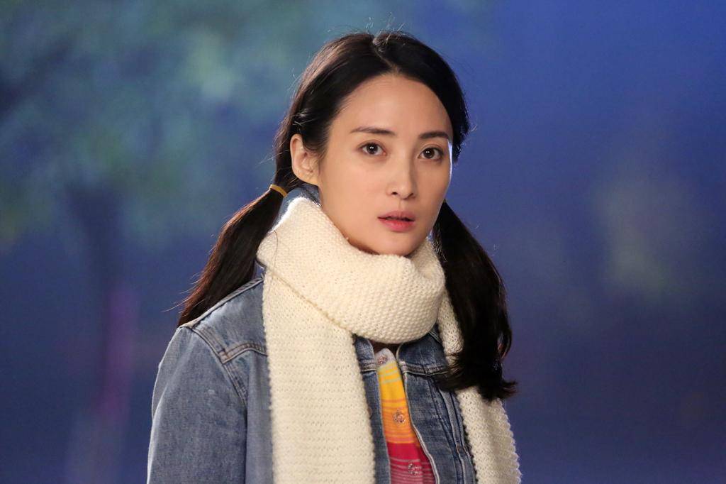 王祖贤蒋勤勤和大美人差距在哪?一个民国装显壮,一个现代装显土