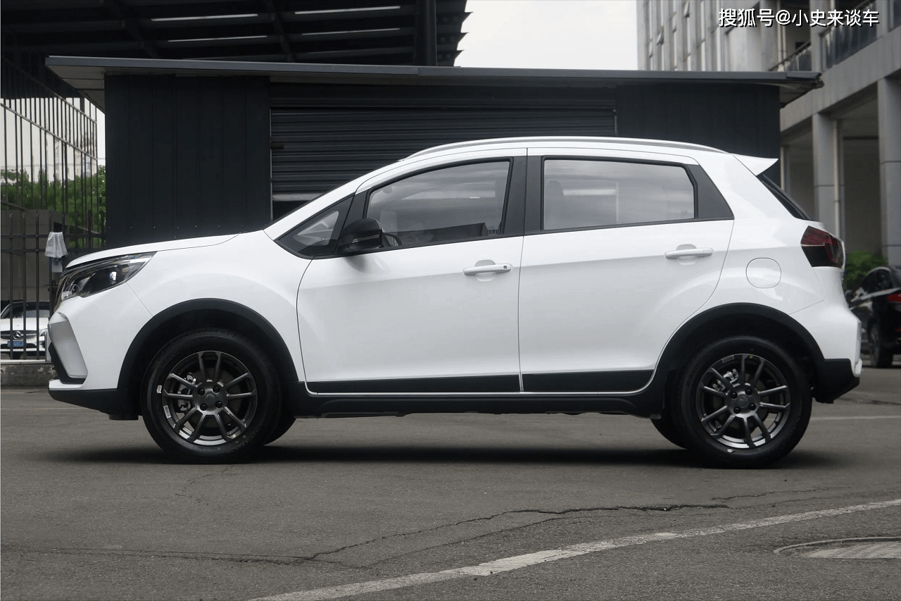 全新小型suv加入"价格战",5.59万起外观很时尚,搭载1.