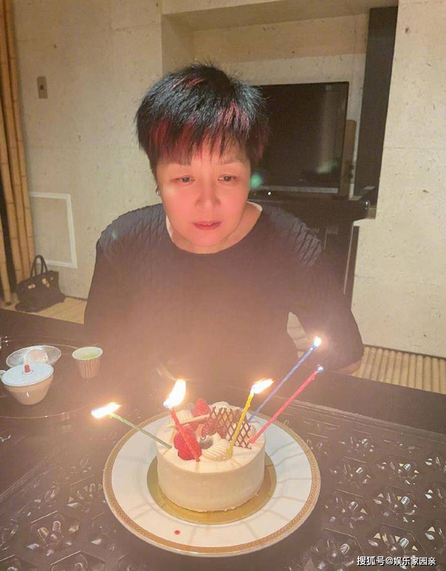 原创哈文近照模样大变和女儿低调庆生21岁法图麦颜值高已进娱乐圈