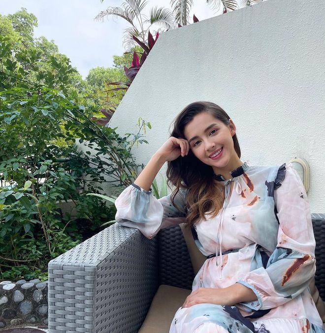 原创她被誉最美混血港姐为父圆梦事业一般浪费美貌爷爷是鸡粥大王