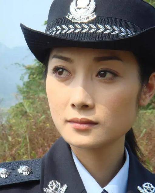 该剧由资深话剧明星申军谊饰演破案专家涂尚国,内地女演员蒋林静饰演