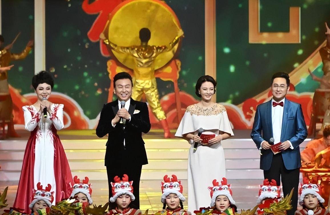 张泽群:时隔82天,继"美术春晚"后又主持书画频道又一重要活动