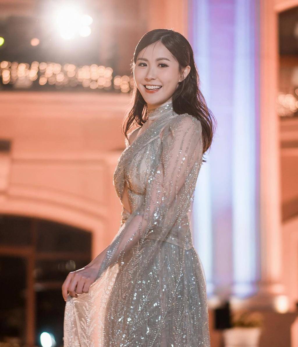 尴尬了tvb大马视后在大马没姓名网友叫不出名字仍大方合影