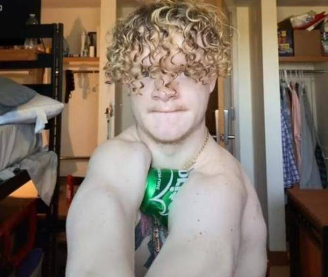 国外男子没有锁骨,拿肩膀夹扁铝罐,夹爆鸡蛋,网友看后不再淡定_贝内特