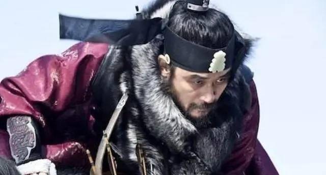 李世民带六个骑兵骂颉利可汗时颉利为什么不用箭雨射