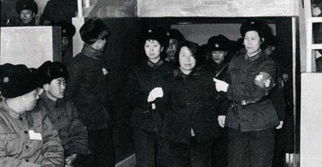 在王守信被发现后,自然她背后的作案团伙也浮出了水面,这些人都是她的