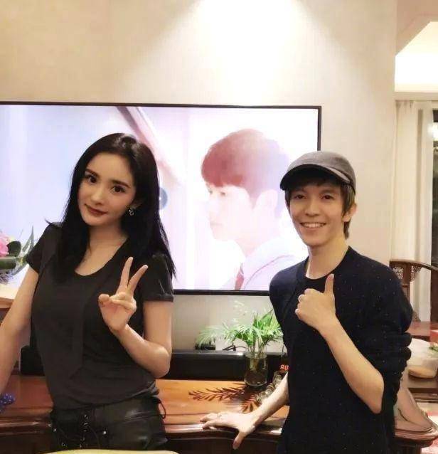 郭敬明杨幂尴尬走红毯身高到杨幂鼻子求郭敬明心里阴影