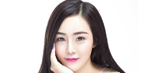 原创风波过后辛巴和妻子吃炸鸡秀恩爱女徒弟们现身三亚蹦迪嗨翻天