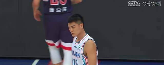 顶级控卫诞生20分钟12助5断这小子打cba还是像打小孩