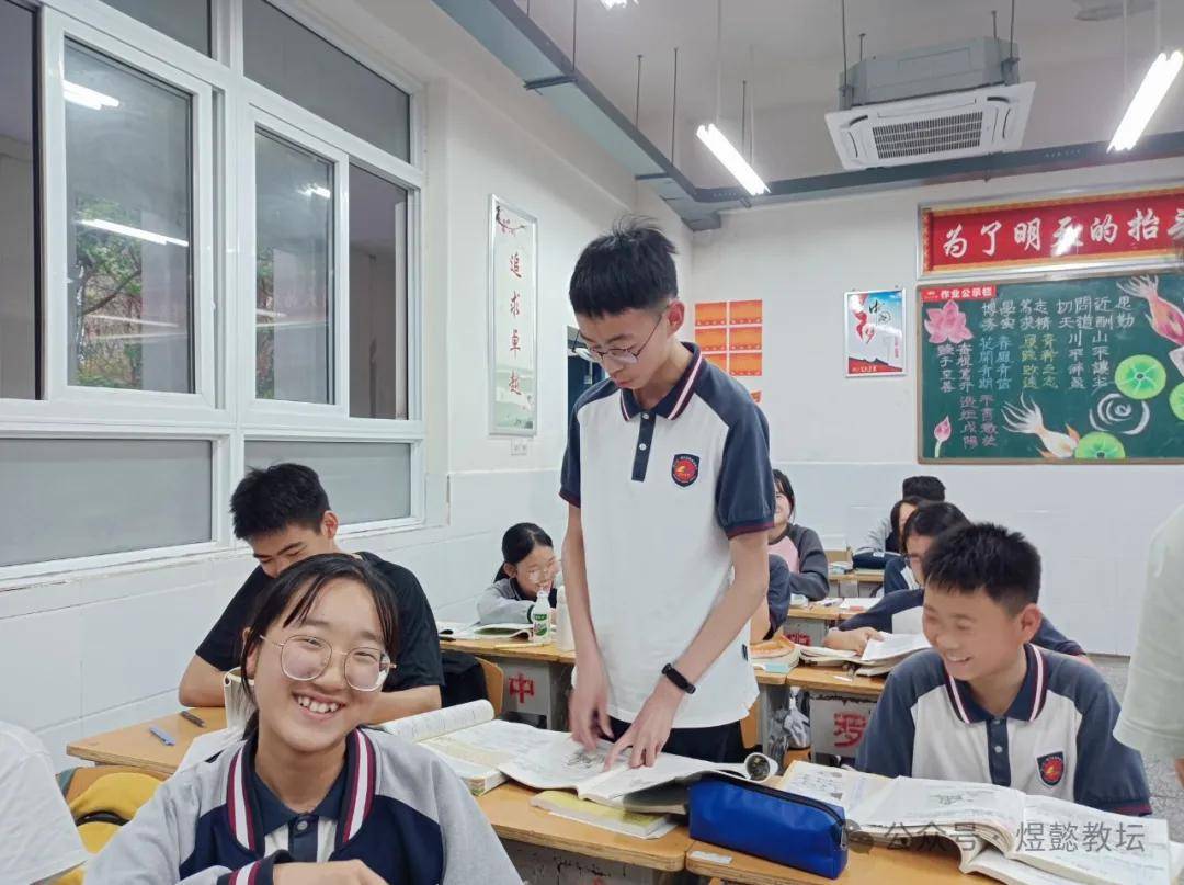 明辩善思绽风采舌战群儒展芳华罗江中学初2022级10班举行班级辩论赛