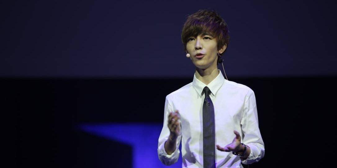 不知这一连串的事件,是否能够让郭敬明清醒一点,该如何做人,如何做