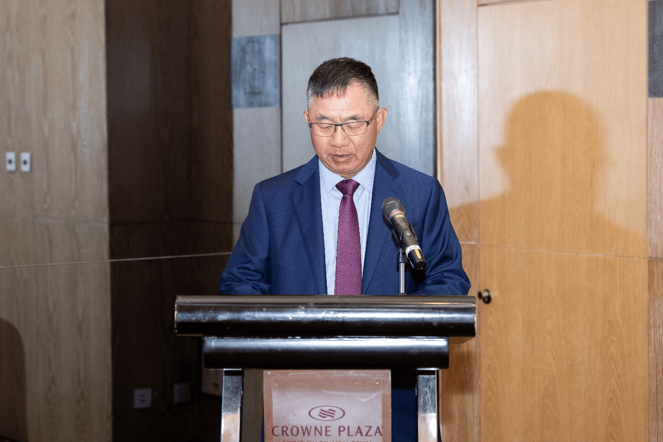 董事长李京光致辞青岛市崂山区委常委,统战部长,副区长李维波致辞仪式