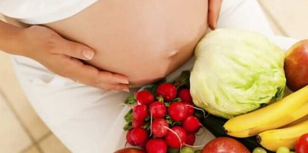 孕期吃水果要注意4多和少。记住孕妈马虎_孕妇_维生素_柿子