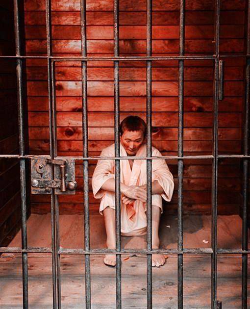 原创白鸟由荣越狱界的王者监狱根本关不住他电影都不敢这么拍