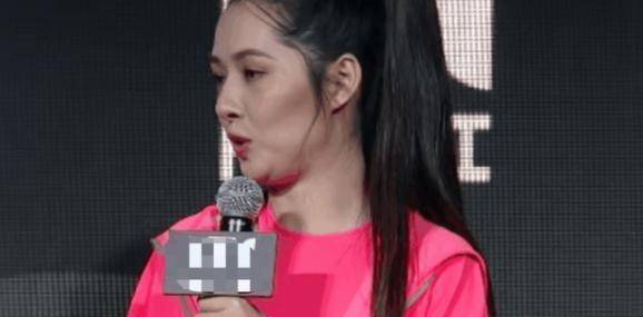 郭碧婷产后发福明显穿宽松运动装也难掩臃肿颜值却依旧好高