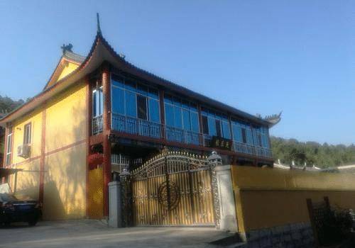 和江苏南京相连的地界,有着这样的一座特殊的镇子,它的名字叫做丹阳镇