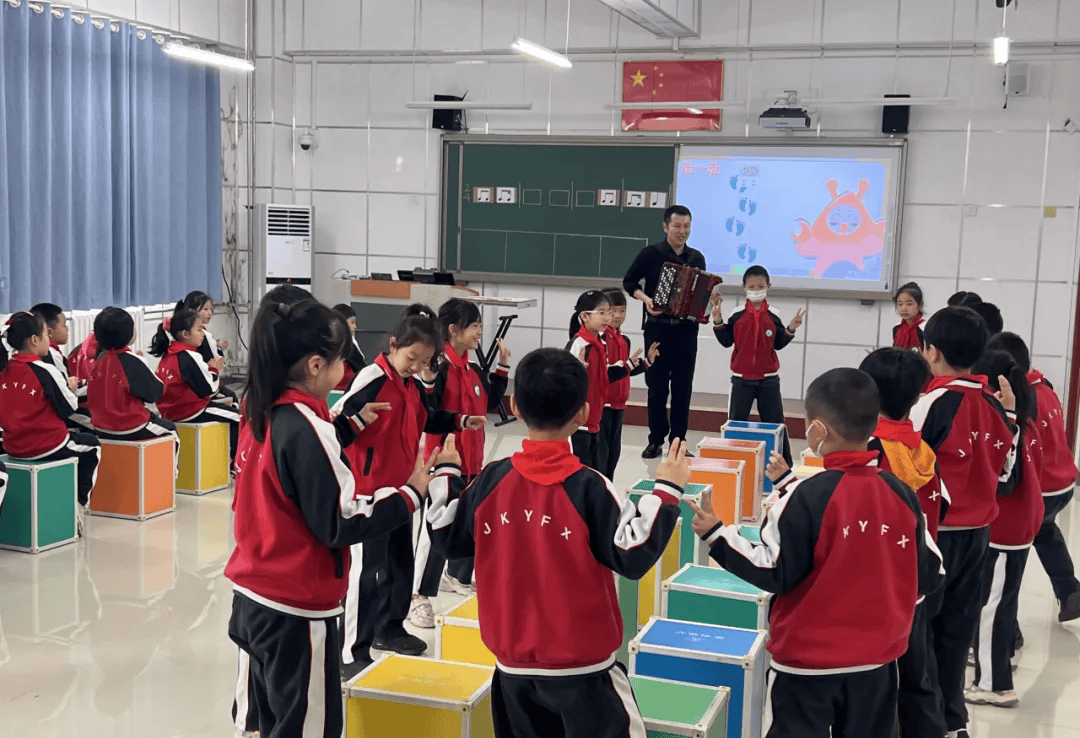 北京教科院附属顺义实验小学开展市区校三级教学研究共同体活动