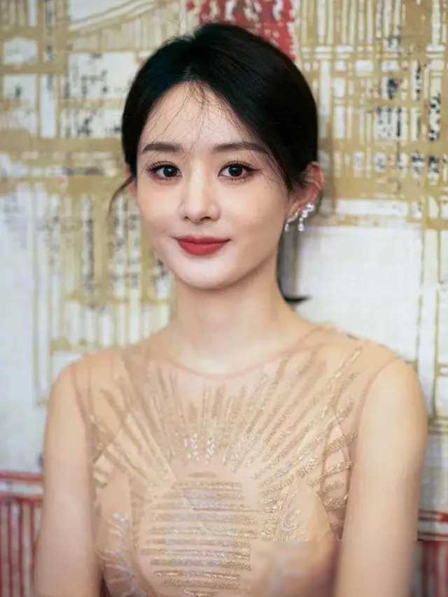 离婚3年赵丽颖财富增长30亿赚得多还是带娃多