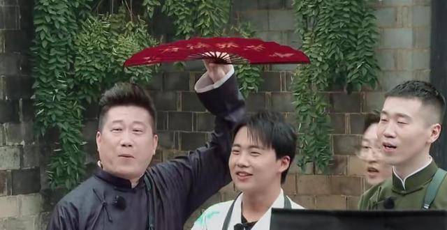 原创郭麒麟的团综首秀接过岳云鹏和栾云平大棒少班主气度显露