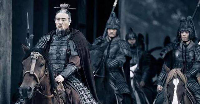 宛城之战曹操因好色死了儿子却最终证明了自己可以比肩刘邦