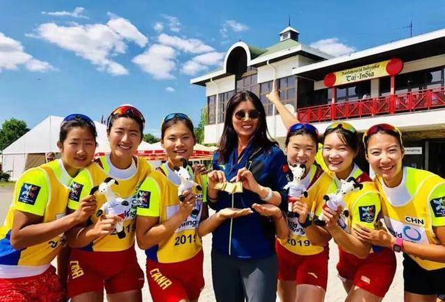 这大鱼比李铁还能贪,妻子是世界冠军,两人落网_刘爱杰_张秀云_刘凯