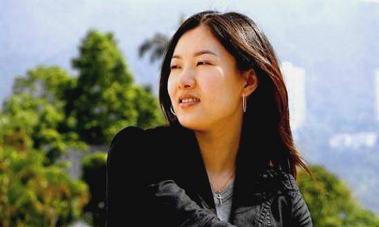 嫁大自己26岁"香港财神爷"的伏明霞,被传离婚,看丈夫如何回应