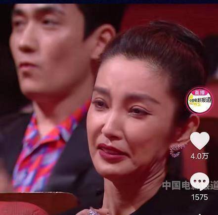 不知道是不是李冰冰得罪了摄像师,专门拍了她最丑的一个表情,颜值下滑