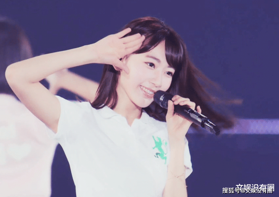 小樱花回应"lesserafim科切拉舞台"争议_sakura_表演_音乐节