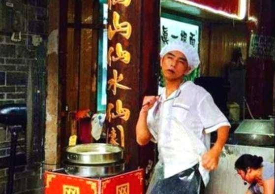 拉面哥田波一夜爆红之后炒老板娶女粉丝如今过得怎样了