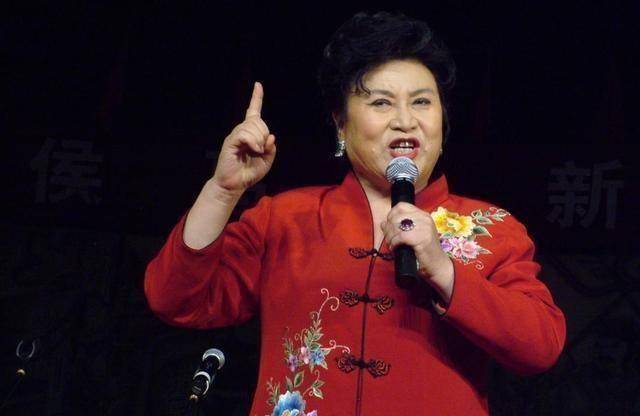 郭德纲曾说过评书红楼梦说着玩行其实连丽如刘兰芳都说过