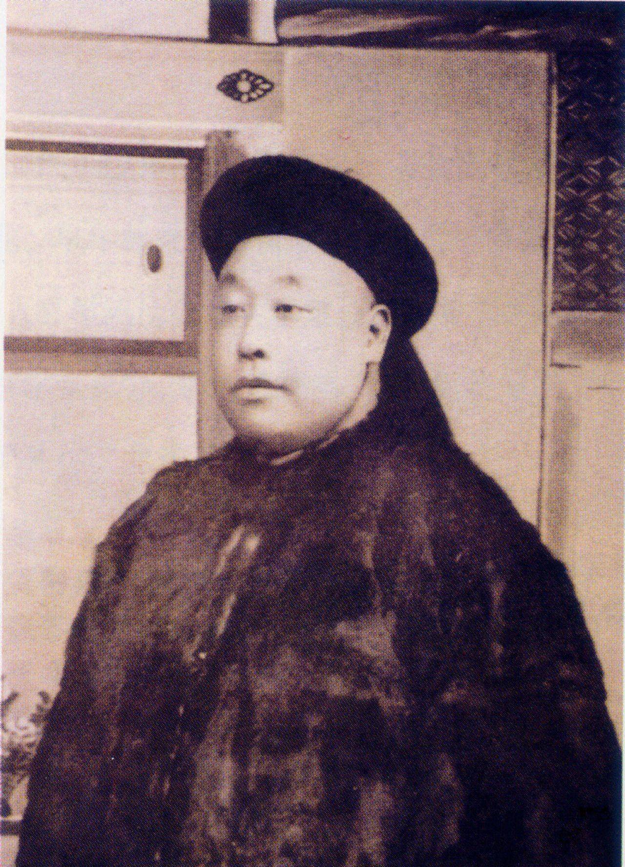 末路挽歌,清廷最后的五根支柱最终也哄然倒塌_袁世凯_爱新觉罗·载泽