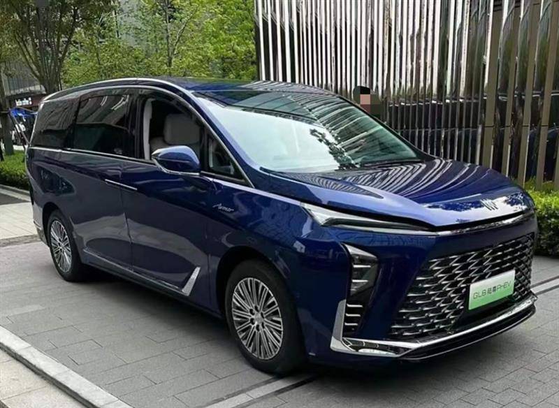 全新别克gl8插混曝光,现款车型无优惠,对手们却优惠7