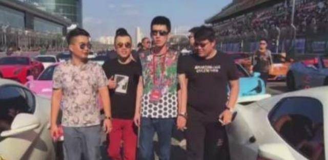 丁伟:玩共享单车破产,父母入狱,女友远离,如今过得怎样了_生活_父亲