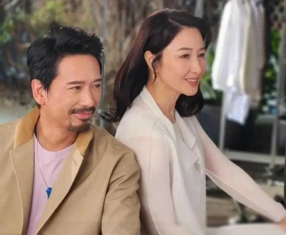 关咏荷复出拍广告！揭张家辉夫妇资产之谜-关咏荷张家辉访谈