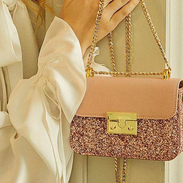 原创女人可宁少买三件连衣裙也不要错过今年流行的这几款包包