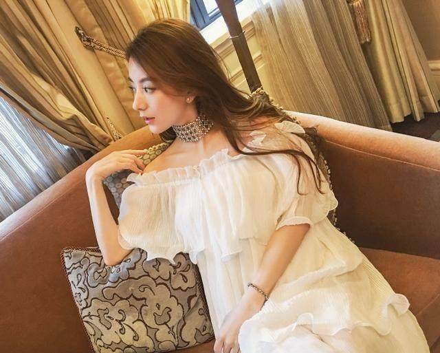 原创郭富城老婆方媛低调炫富装菜的盘子竟是爱马仕网友天王报纸