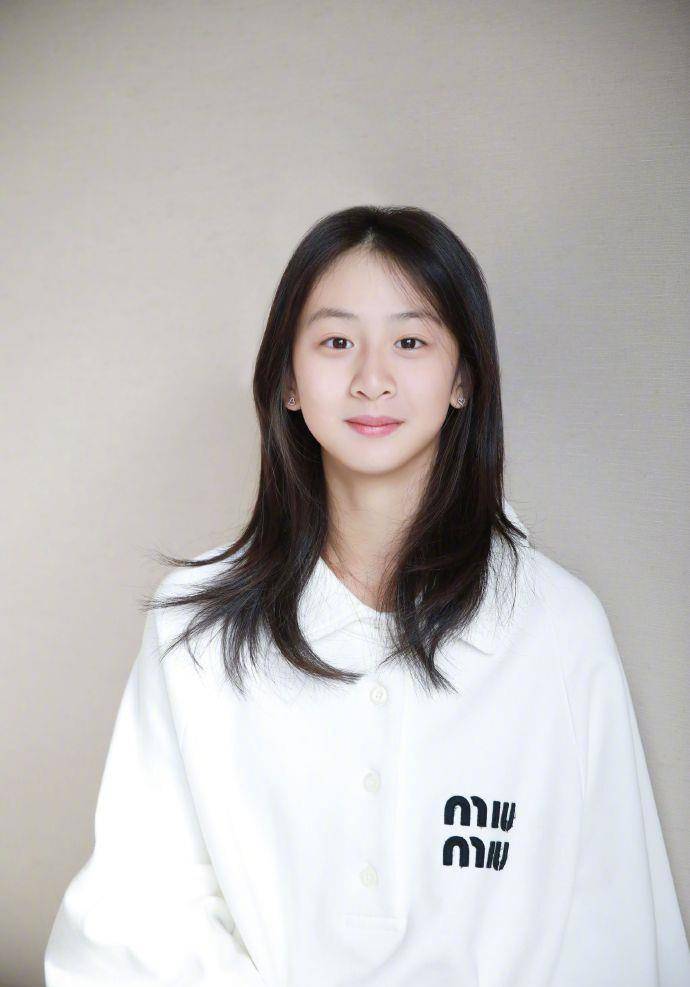 田亮叶一茜为女儿庆生,风一样的女子已经16岁了,森碟越长越漂亮_成长