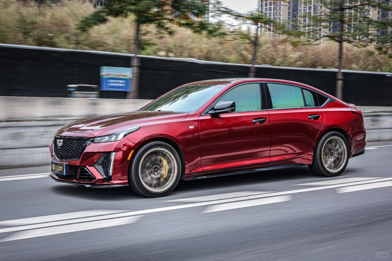 凯迪拉克ct5-lb液态金属龙血红改色膜,网红颜色了,质感满满