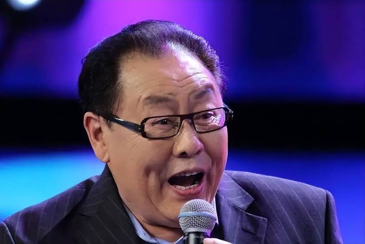 马德华:现实中娶到"嫦娥",结婚多年恩爱如初,儿子是他的骄傲