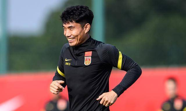 原创郑智离队赴德学习国足教练组调整备战迎新机遇