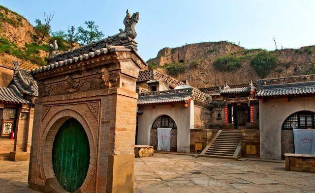 除了故宫之外,在其他地方也散落着很多有名的古代建