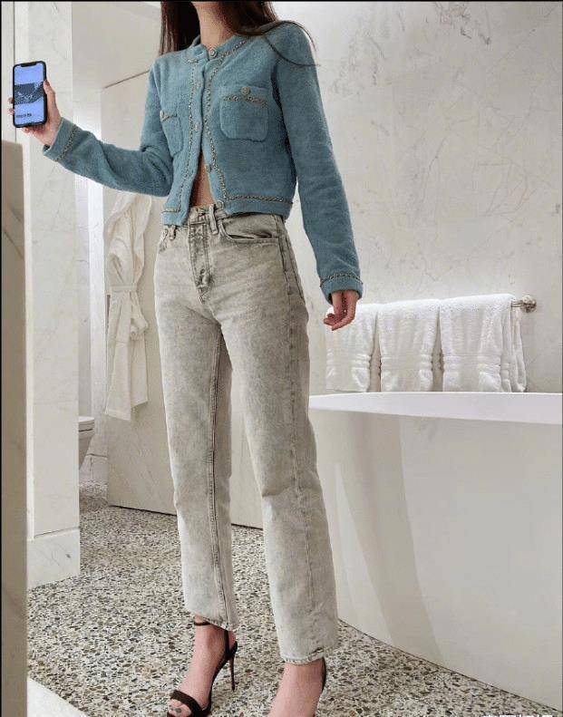 法图麦晒保守自拍露半张脸没有李咏的影子跟哈文一模一样